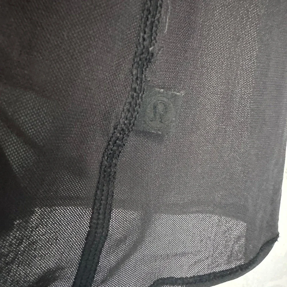 Lululemon Athletic Black Sheer Tank Top With Sports Bra Loose Fit Size 6